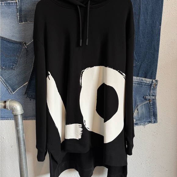 Burberry Black and White Graphic hoodie - Picture 13 of 13